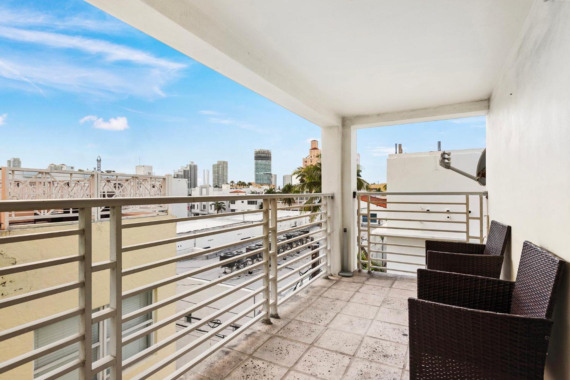 Ocean Drive Apartment Suites In Miami Beach Exterior photo